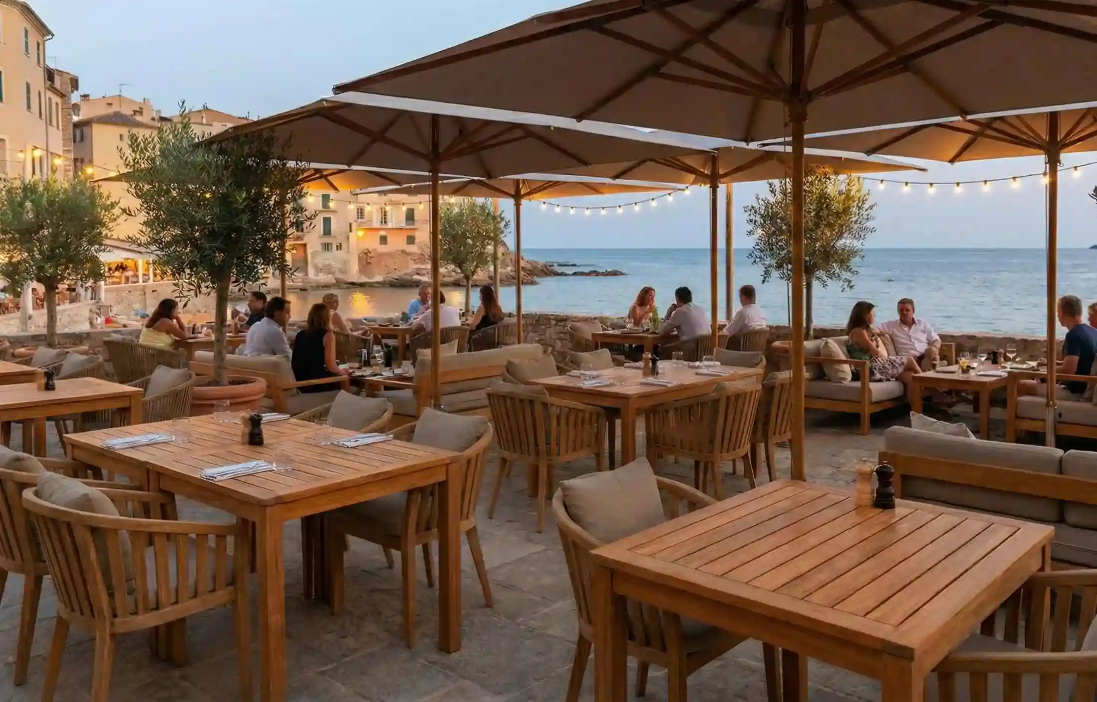 How to Select Weather-Resistant Furniture for Open-Air Restaurants