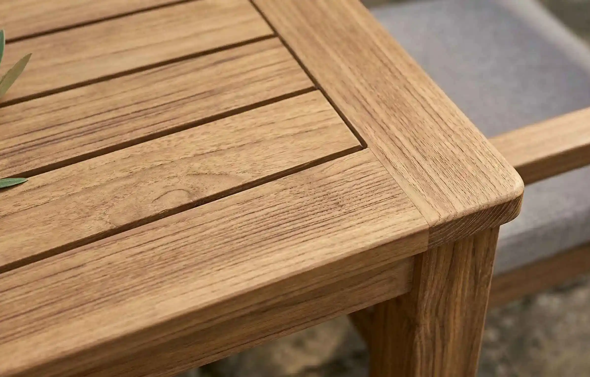 The Role of Wood Grain in Outdoor Furniture Strength